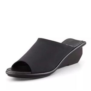 Eileen Fisher Jut Low Black Wedge Sandal 6.5 Shoes